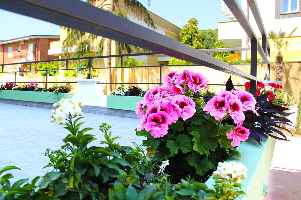 Hotel Villa Chiara Террачина Экстерьер фото